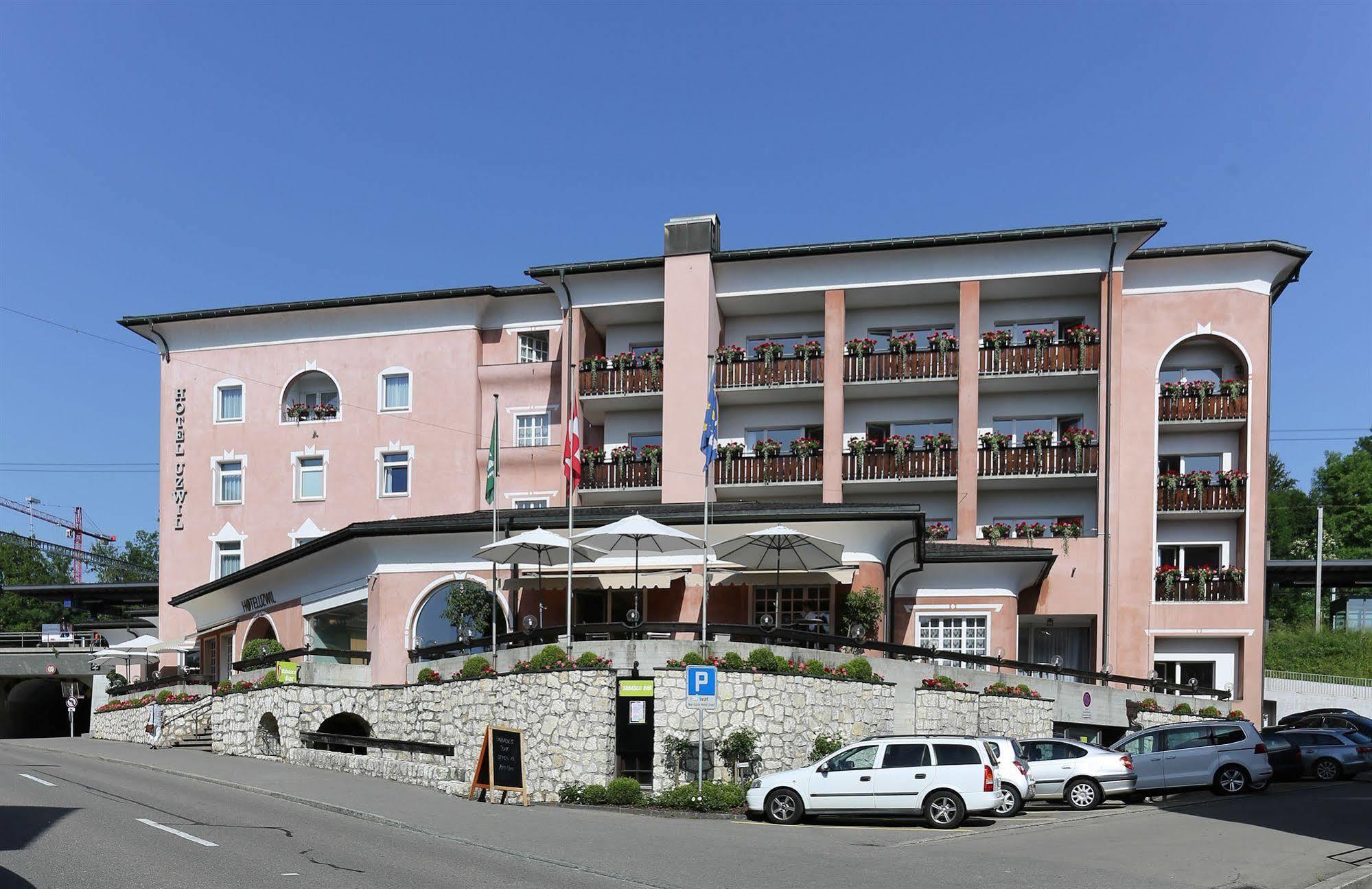 Hotel Uzwil Екстериор снимка