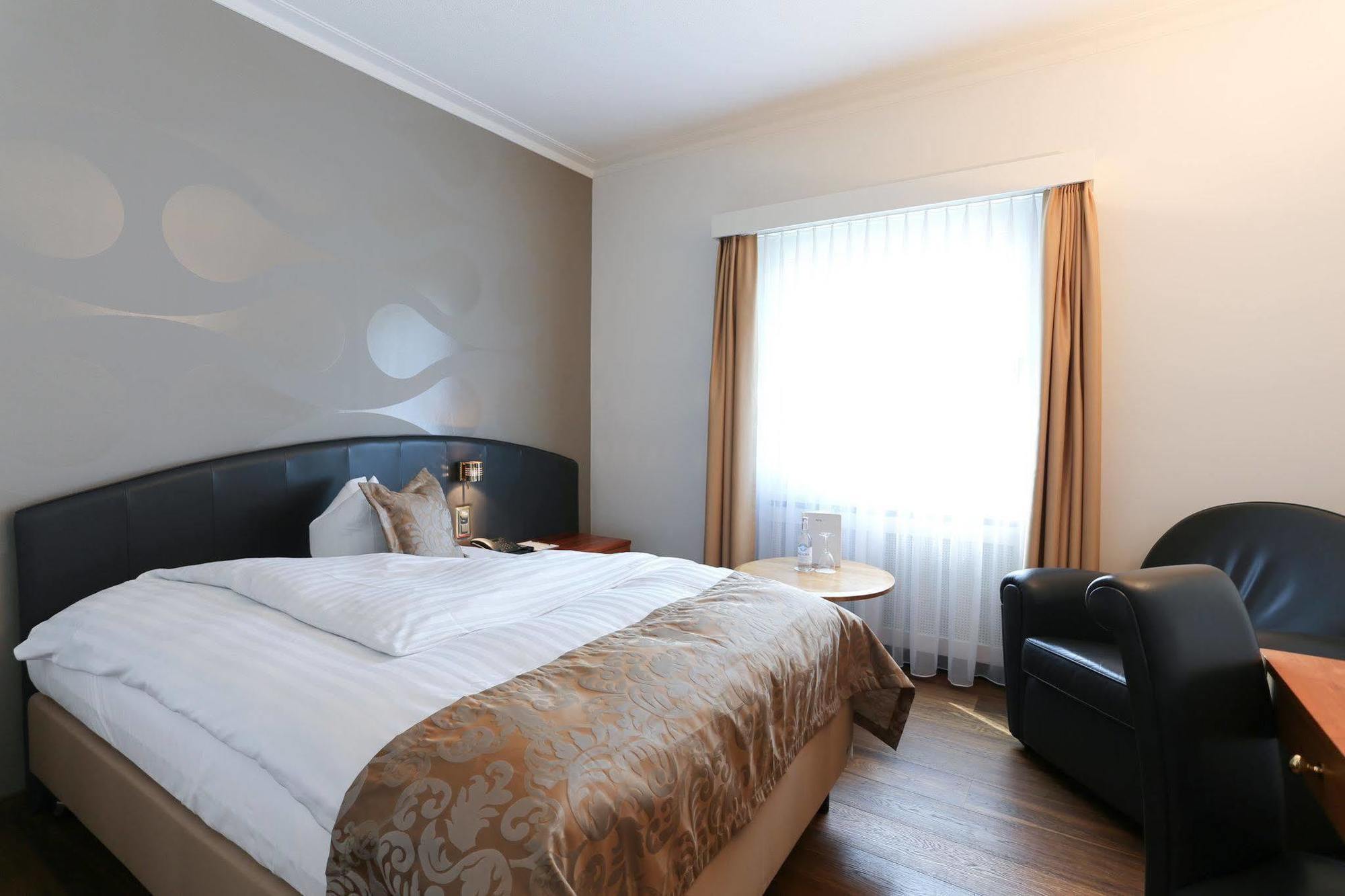 Hotel Uzwil Екстериор снимка